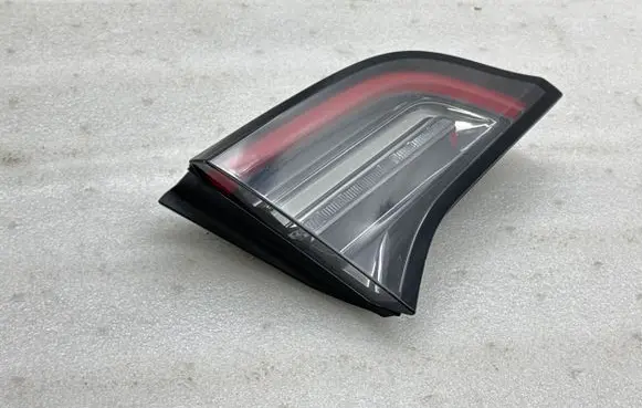 Tesla Model Y Tailgate rear/tail lights 24531801