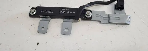 Hyundai ix35 Aerial antenna amplifier 954612J000 01071259 5WY2A87B