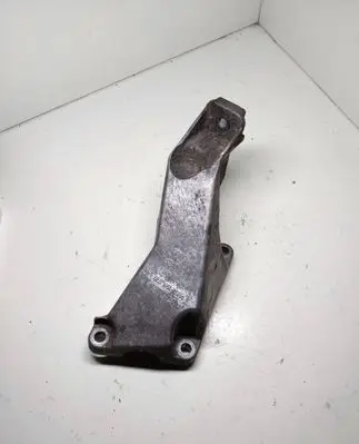 Audi A4 S4 B6 8E 8H Engine mounting bracket 8E0199307A