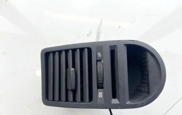 KIA Carnival Dash center air vent grill 0k53a6471x