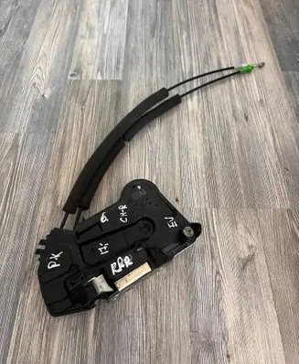 Toyota C-HR I Front door lock 