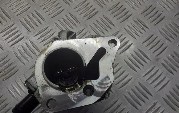 Nissan Note (E11) Vacuum pump