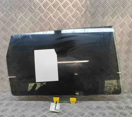 Honda CR-V Rear door window glass 73400TNYG01