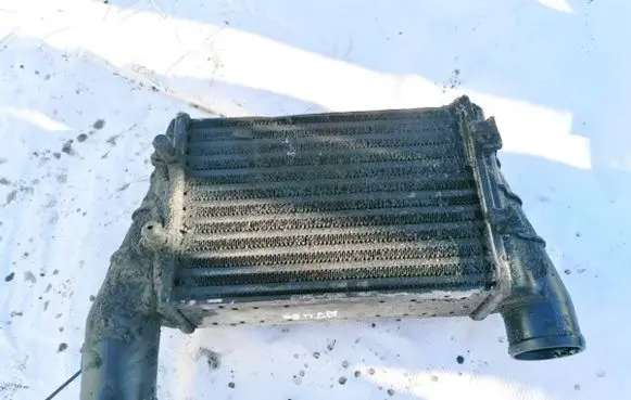 Volkswagen PASSAT B5 Intercooler radiator 058145805A