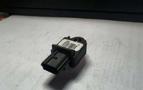 Toyota Corolla E120 E130 Airbag deployment crash/impact sensor 8983102020 0426108591