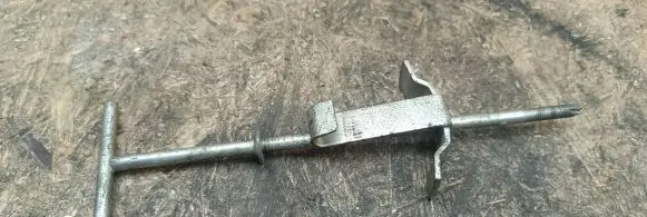 Jaguar XF X250 Spare wheel bolt 