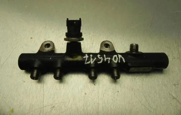 Dacia Sandero Fuel distributor H8201157327 VD4517