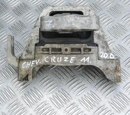 Chevrolet Cruze Engine mount bracket 2107732