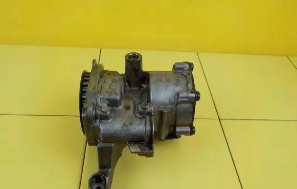 Skoda Octavia Mk3 (5E) Oil pump 04L145208H 29SP23