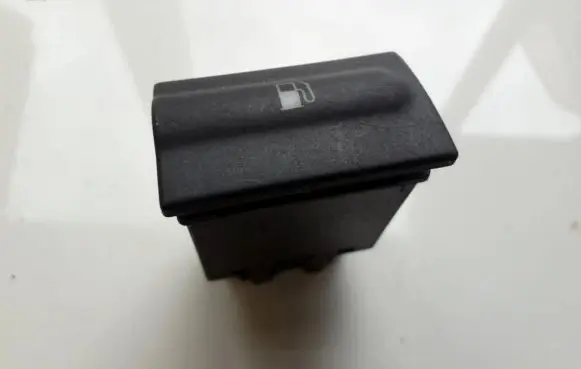 Skoda Octavia Mk1 (1U) Fuel tank opening switch 1J0959833C