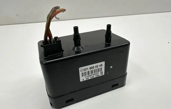 Mercedes-Benz S W221 Central locking vacuum pump A2218000248