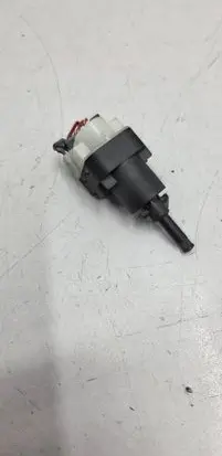 Volkswagen PASSAT B5.5 Clutch pedal sensor 86240718 104351