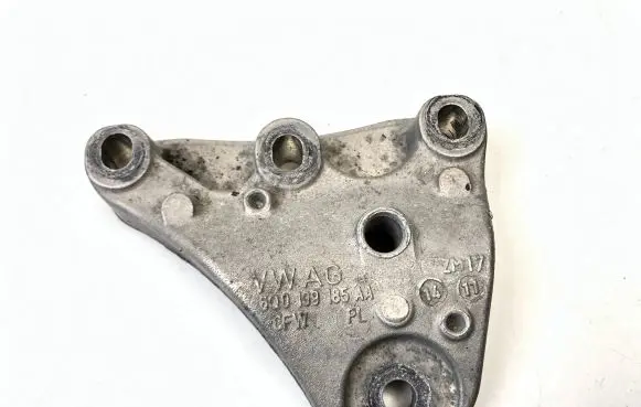 Volkswagen Polo V 6R Engine mounting bracket 6Q0199185AA