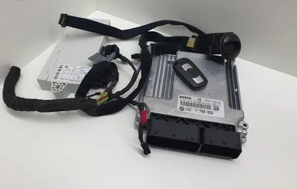 Engine ECU kit and lock set