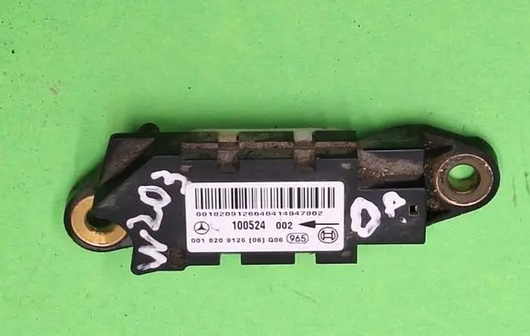 Mercedes-Benz C W203 Airbag deployment crash/impact sensor 0018209126 100524002
