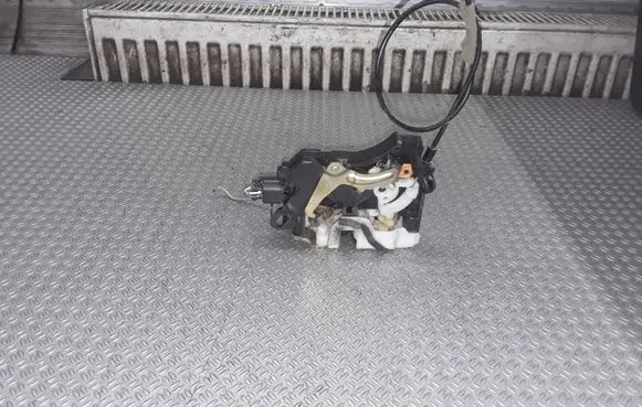 Mitsubishi Lancer Front door lock