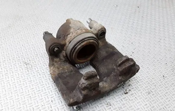 Toyota Avensis T220 Front brake caliper