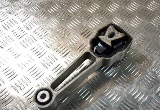 Volvo XC60 Engine mount bracket 30793322