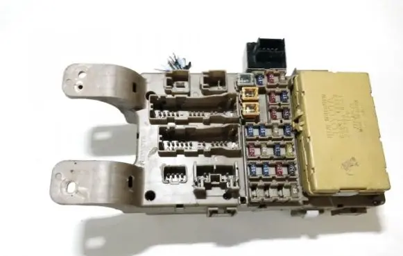 Toyota Corolla Verso E121 Fuse box set 8264113040 82641-13040