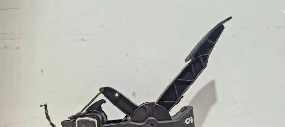 Mercedes-Benz A W169 Accelerator throttle pedal 91736020