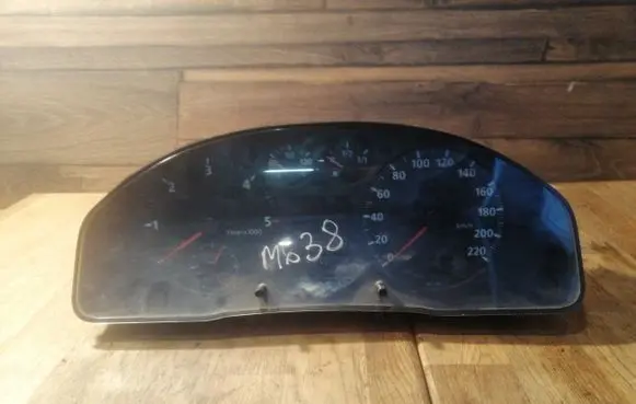 Audi A4 S4 B5 8D Speedometer (instrument cluster)