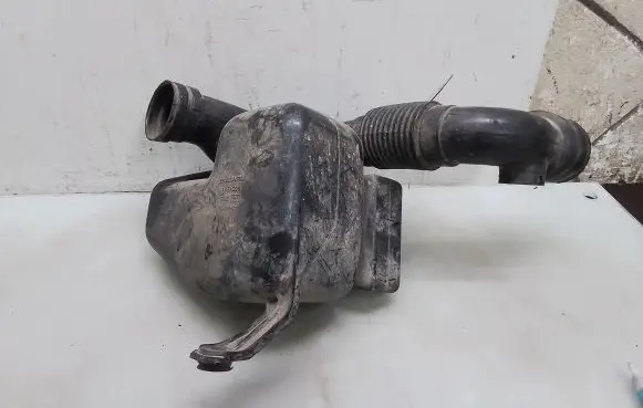 Subaru Forester SF Air intake hose/pipe A12AE03