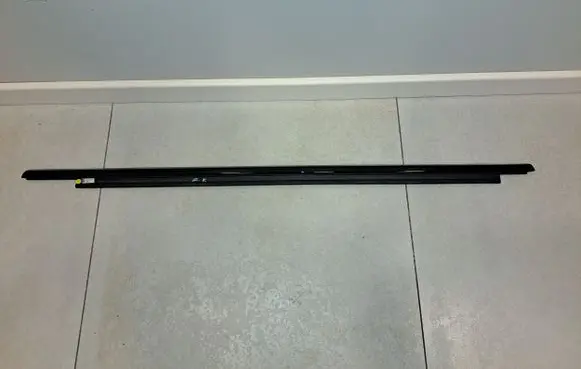 BMW 6 G32 Gran Turismo Rear door glass trim molding 7392369