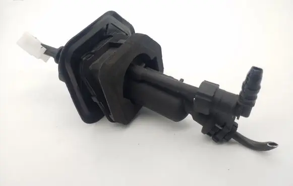 Ford Focus Clutch master cylinder KG19300