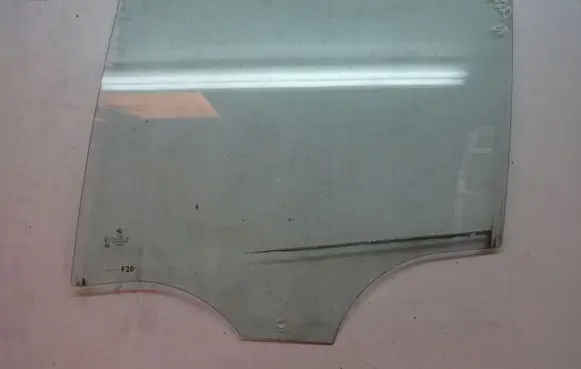 BMW 1 F20 F21 Sliding door window/glass 