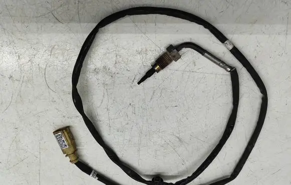 Volkswagen Crafter Exhaust gas temperature sensor 04L906088HE 18648717115