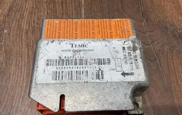 Mercedes-Benz E W210 Airbag control unit/module 0018200026
