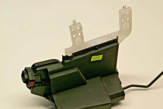 Hyundai Tucson JM Front door lock