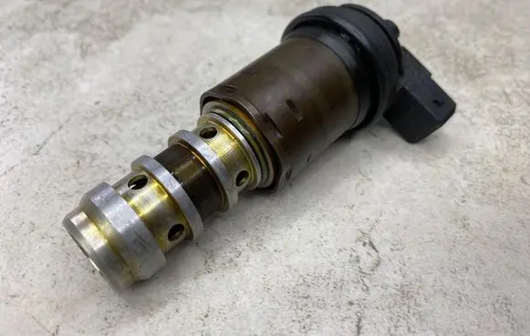 BMW 3 E90 E91 Camshaft vanos timing valve 1707323