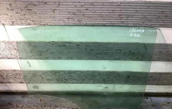 Renault Laguna III Rear door window glass 43R001582 E000199