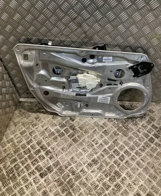 Mercedes-Benz C W204 Front door electric window regulator 2047200579 A2047200579