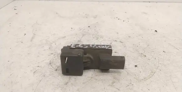BMW 7 E65 E66 Coolant fan relay 6933052 13242411
