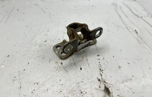 Toyota RAV 4 (XA30) Tailgate/trunk/boot hinge 120LB