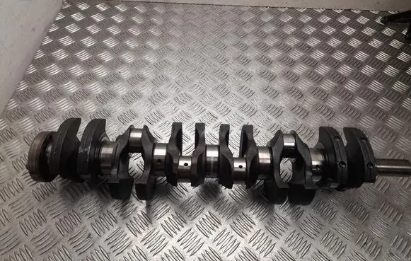 BMW 5 E34 Crankshaft 11211705852
