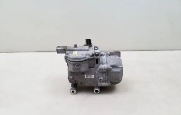 Toyota Auris E180 Air conditioning (A/C) compressor (pump) 0422000423