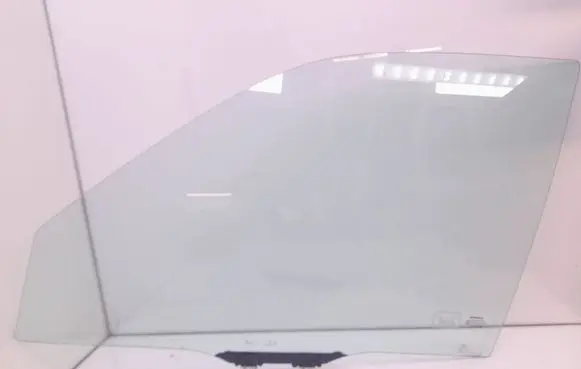 Honda CR-V Front door window glass four-door