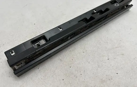 BMW 2 F46 Sill supporting ledge 7301940