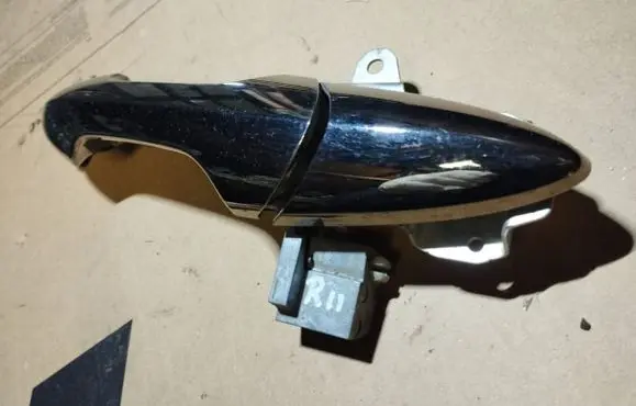 Honda FR-V Rear door exterior handle