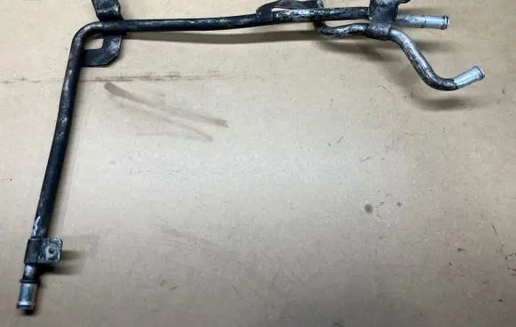 Coolant pipe/hose