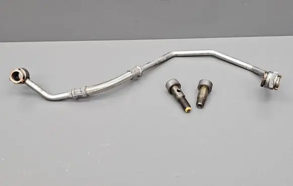 Ford Fiesta Turbo turbocharger oiling pipe/hose 9807661580