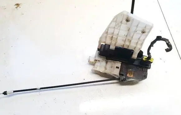 KIA Ceed Rear door lock