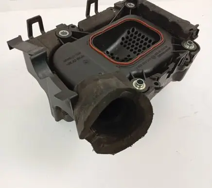 Volkswagen Touran I Intake resonator 03C145650C 03C145650A 3981030969