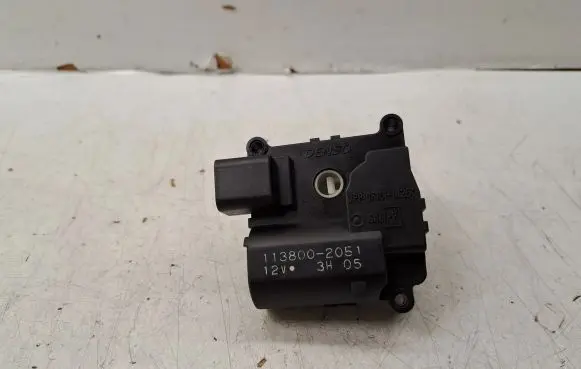 Toyota Corolla Verso AR10 Air flap motor/actuator 1138002051 8710602070