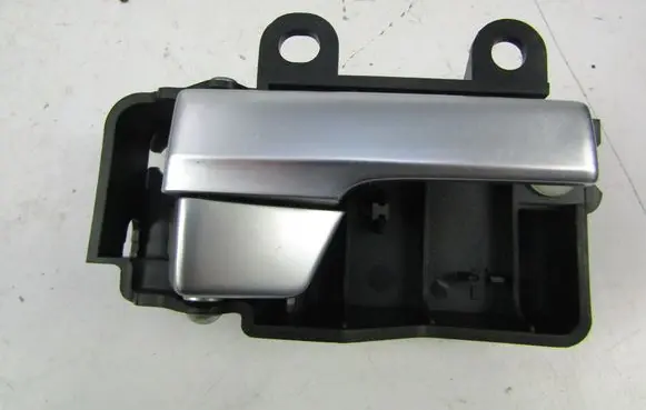 Volkswagen PASSAT B6 Rear door interior handle 