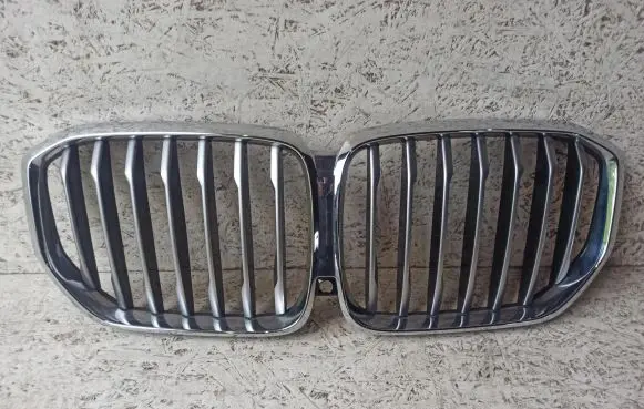 BMW X5 G05 Front bumper upper radiator grill