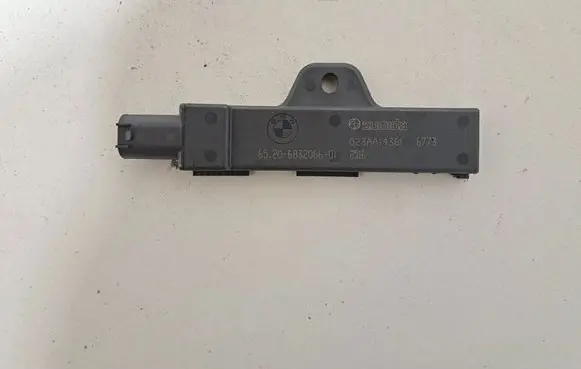 BMW 4 G22 G23 G24 G26 Keyless system antenna 6832066